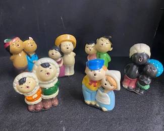 Set 6 World Fair Figures