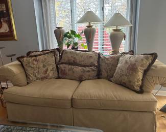 Bernhardt Traditional Upholstered Rolled Arm Sofa