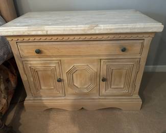 Pair of nightstands 