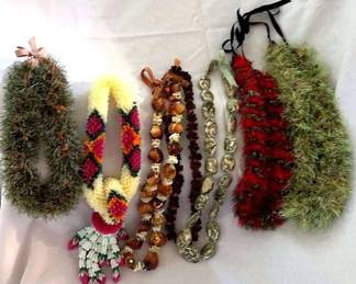 EAT040- Huge Lot of Beautiful Handcrafted Lei / Garland - Fabric And Shells 