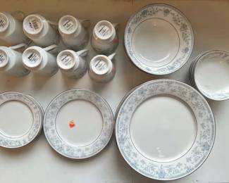 EAT041 - Fine China Plates, Cups, And Bowls