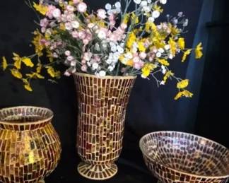 EAT358 - Three Decorative Vases 