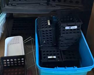 EAT286 Mystery Lot Of Storage Containers 