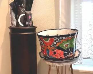 EAT126- Wooden Umbrella Stand, Umbrellas, & Mexican Flower Pot w/Stand