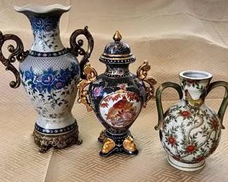 EAT082- Beautiful Ornate Vases With Greek Floral Design 