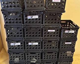 EAT362 - Small Black Storage Containers