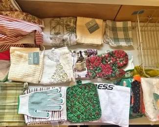 EAT131 - Wash Cloths And Drying Rack