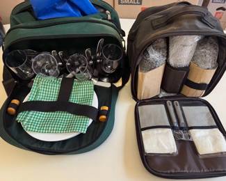 EAT219 Pair of Picnic Bags Sets