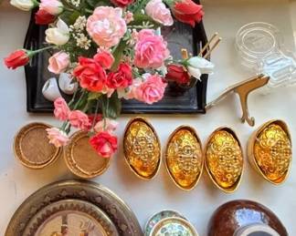 EAT096 - Assorted Decorative Art