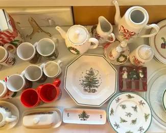 EAT052 - Ceramic Ware Perfect For Holiday Entertaining 