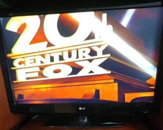 EAT161 - 42" LG TV Model 42LG30 w/Remote