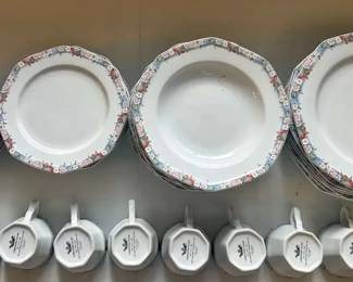EAT027 - Christopher Stuart Floral Park Fine China Set