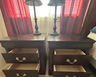 EAT311 - Nightstands And Lamps