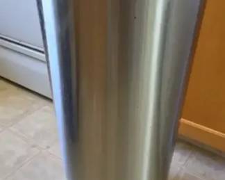 EAT118 - Stainless Steel Round Step Trash Can w/Plastic Cannister Liner