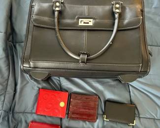 EAT319 - Wallets And Bag