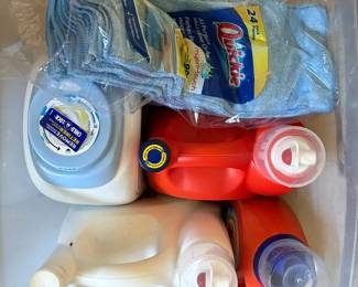 EAT279 Detergent, Microfiber Clothes, And Dryer Sheet Lot