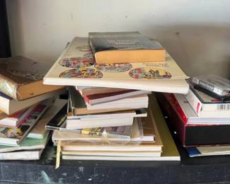 EAT233 Assortment of Thai Books 