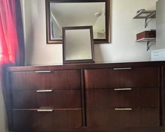 EAT318 - Dresser And Mirrors