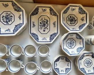 EAT033 - Blue And White Floral Fine China Set
