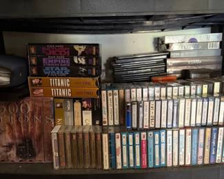 EAT053 Huge Assortment of Music Cassette Tapes & CDs All Genres