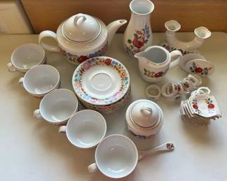 EAT020 - Antique Tea Set And Accessories