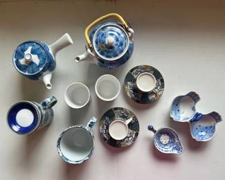 EAT003 - Antique Tea Set