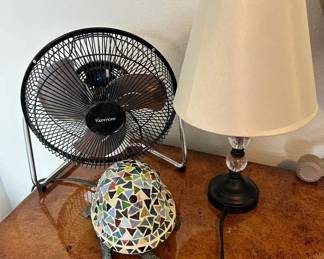 EAT138 - Small Lamps And Fan