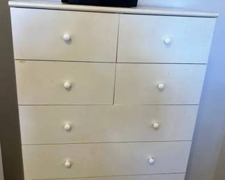 EAT357 - White Dresser And Revlon Cosmetic Storage Case