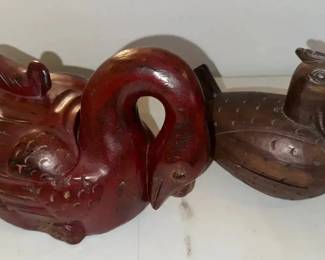 EAT290 Hand Carved Wooden Swan and Chicken