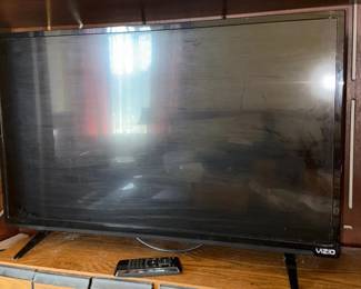 EAT296 Vizio 27.5" TV