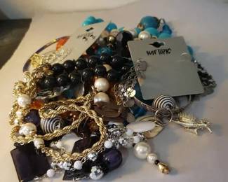 EAT269- Costume Jewelry Mystery Lot #2