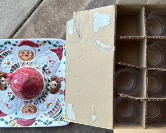 EAT129 Christmas Themed Cups And Ceramic Chip And Dip Platter 