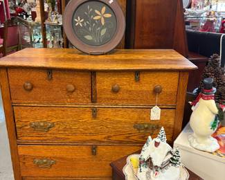 Oak Dresser. Excellent condition