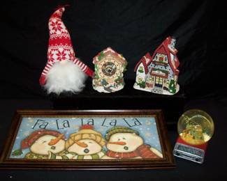 Musical Snow globe          Troll