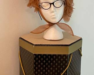 VINTAGE CAT EYE GLASSES