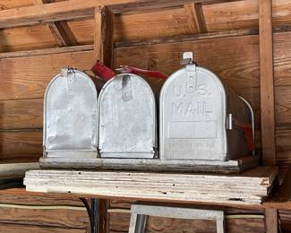 MAIL BOXES