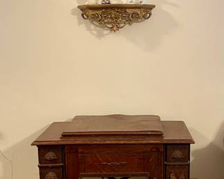 ANTIQUE SEWING MACHINE