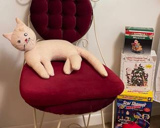 VINTAGE VELVET VANITY CHAIR