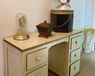 VINTAGE GOLD/CREAM DESK, WELBY MADE IN JAPAN ANNIVERSARY CLOCK