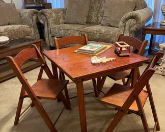 VINTAGE HAND MADE CHILDS TABLE AND 4 FOLDING CHAIRS