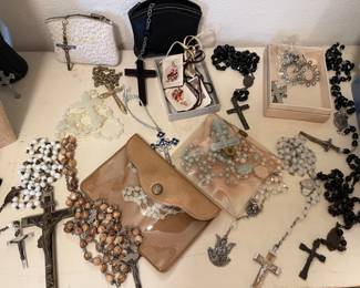ROSARIES 
