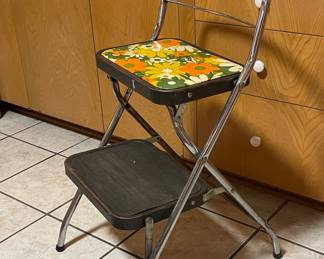 RETRO KITCHEN STOOL
