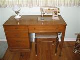 SINGER SEWING MACHINE