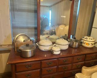 Pots and pans with lids