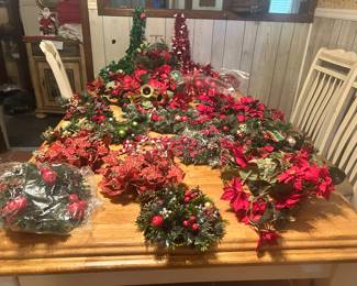 Christmas candle wealths and garlands