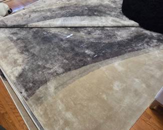 Large Contemporary Wool & Silk Rug, hard to measure folded ..... may be same size as living room rug: 16.5 x 9.5