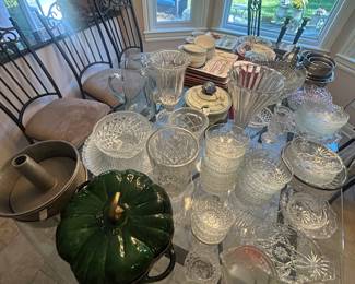 Kitchen set, crystal dishware, dish sets, beautiful Staub Dutch oven