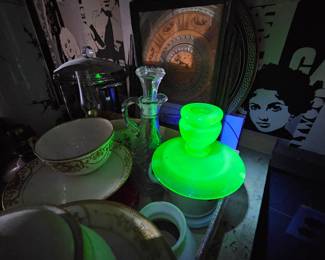 Uranium glass 