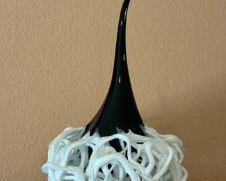 Long Neck Nest, Artist Jason Ruff, Hand Blown and Pulled Glass:  Certificate of Authenticity and Appraisal provided 