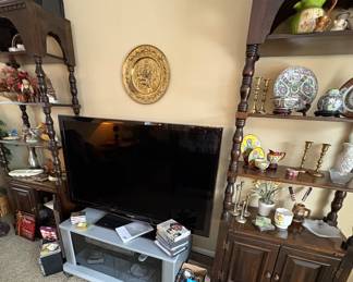 Media Unit & Flatscreen TV